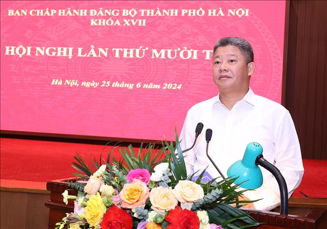 Phó Chủ tịch UBND thành phố Hà Nội Nguyễn Mạnh Quyền cho ý kiến về điều chỉnh Kế hoạch đầu tư công cấp Thành phố năm 2024 và định hưởng Kế hoạch đầu tư công năm 2025 của thành phố Hà Nội. Ảnh: Văn Điệp/TTXVN
