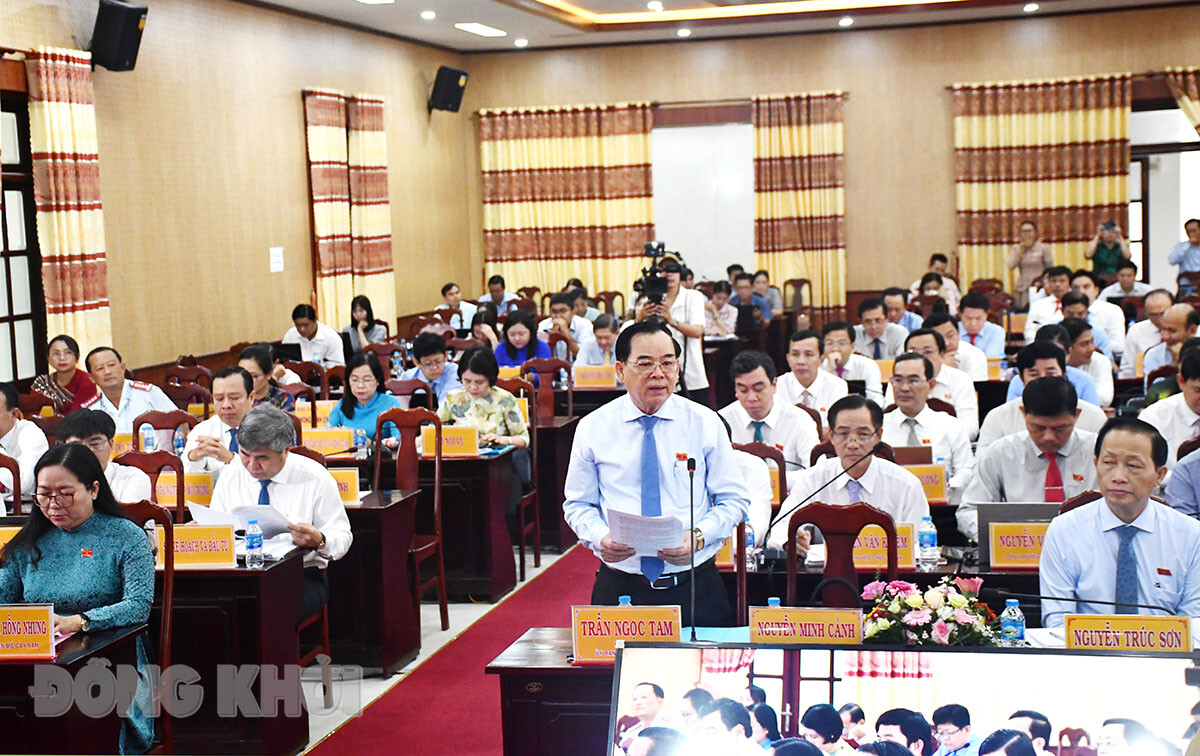 Đại biểu HĐND tỉnh chất vấn lãnh đạo các sở, ngành tỉnh