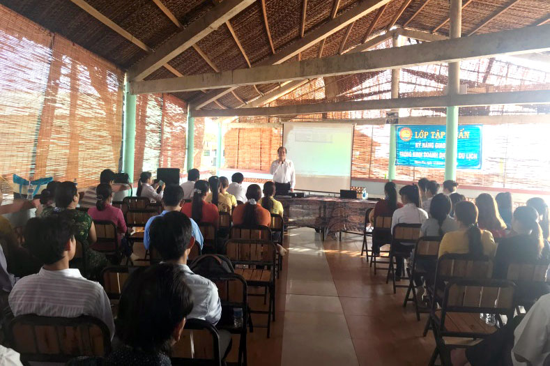 Quang cảnh lớp tập huấn.