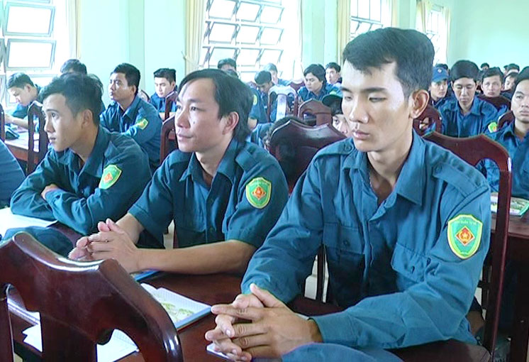 Chiến sĩ dân quân binh chủng tham gia khóa huấn luyện. Ảnh: Minh Mừng