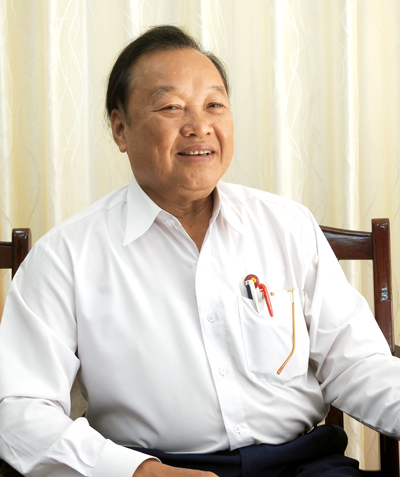 Nghệ sĩ ưu tú Văn Tân - 44 năm vào vai Bác Hồ Nghệ sĩ ưu tú Văn Tân