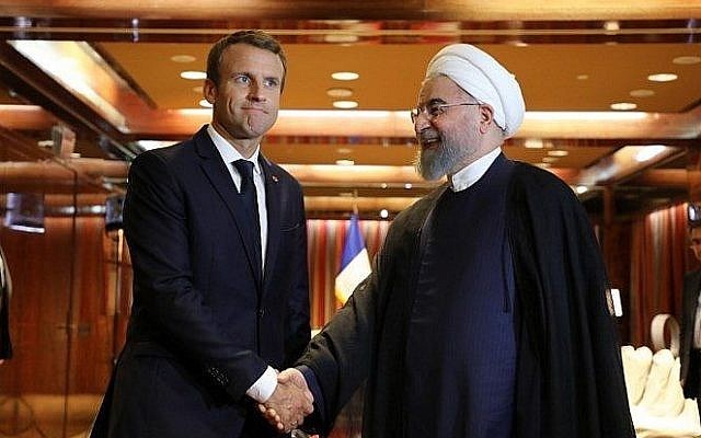 Tổng thống Pháp Emmanuel Macron và người đồng cấp Iran Hassan Rouhani gặp nhau ở New York, tháng 9-2017. (Nguồn: AFP)