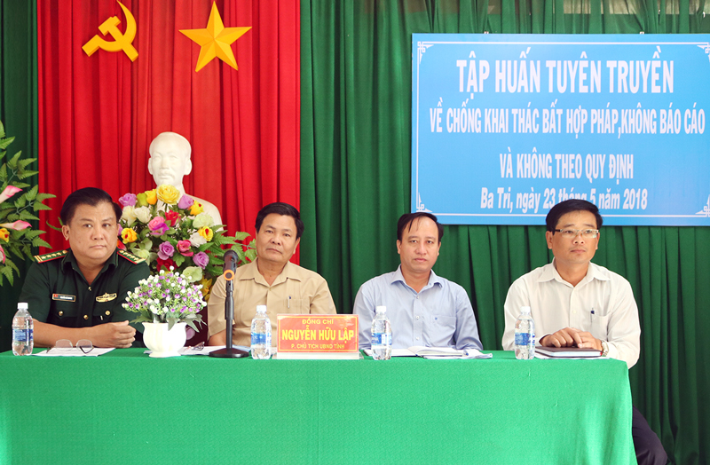 Tập huấn tuyên truyền về phòng chống khai thác bất hợp pháp Phó chủ tịch UBND tỉnh Nguyễn Hữu Lập dự lớp tập huấn. Ảnh: Phan Hân