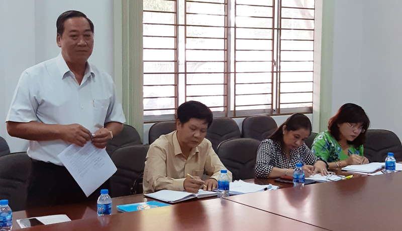 Phó chủ tịch UBND tỉnh Nguyễn Hữu Phước phát biểu tại buổi làm việc.