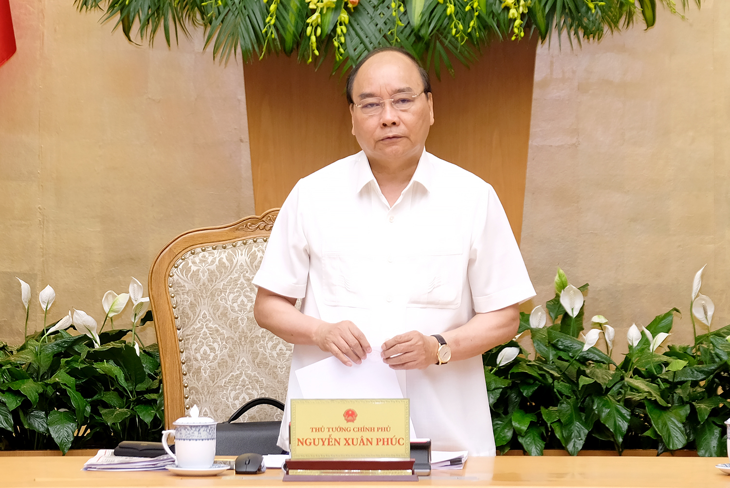Thủ tướng Nguyễn Xuân Phúc chủ trì phiên họp Chính phủ thường kỳ tháng 6. Ảnh: VGP/Quang Hiếu