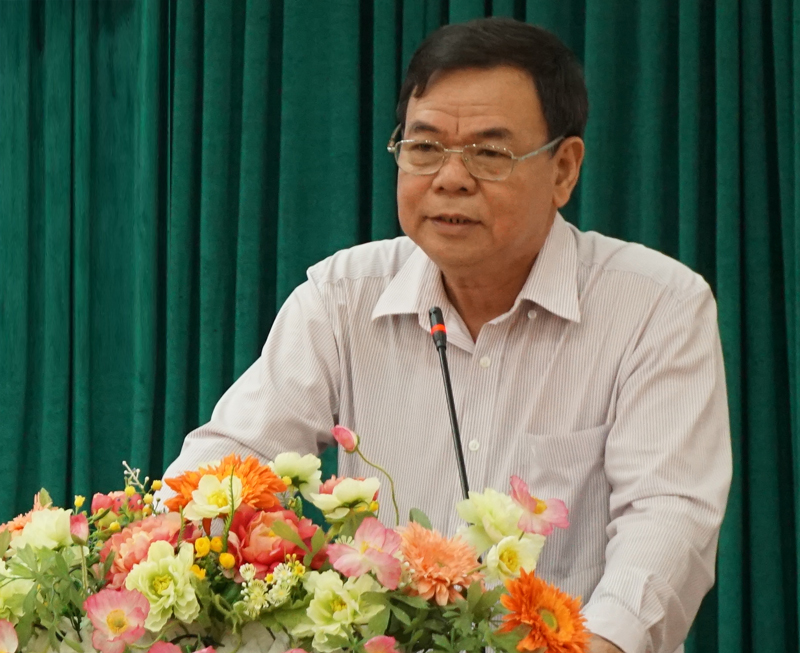 Bí thư Tỉnh ủy Võ Thành Hạo báo cáo tại lớp tập huấn.