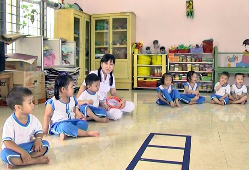 Trường Mầm non thị trấn Giồng Trôm: Điển hình thi đua “dạy tốt, học tốt” Giờ lên lớp của trẻ tại Trường Mầm non Thị trấn Giồng Trôm. Ảnh: Diệu Hiền