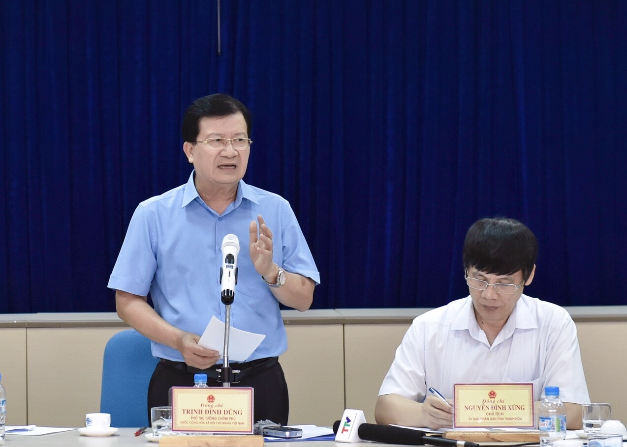 Phó thủ tướng: Không chủ quan trong ứng phó bão số 4 Phó thủ tướng Trịnh Đình Dũng phát biểu tại cuộc họp. Ảnh: VGP/Nhật Bắc