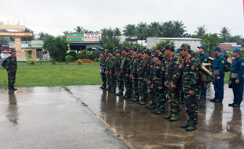 Tình huống hạ đạt mệnh lệnh hành quân của Ban Chỉ huy Quân huyện. Ảnh: Đặng Thạch
