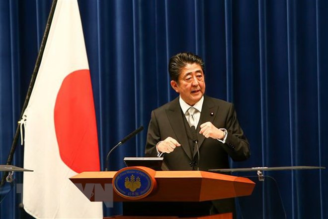 Thủ tướng Nhật Bản Shinzo Abe trong cuộc họp báo tại Tokyo ngày 2-10-2018. Ảnh: THX/TTXVN