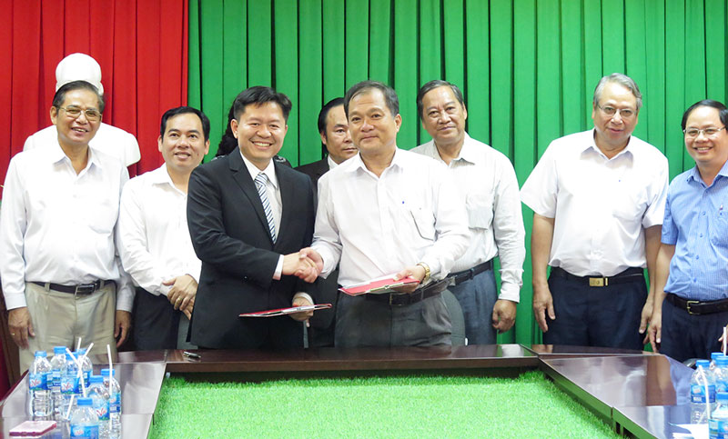 Bến Tre - Bình Dương ký kết hợp tác trong lĩnh vực hệ thống công nghệ thông minh Bến Tre và Bình Dương ký biên bản ghi nhớ trong lĩnh vực hệ thống công nghệ thông minh.