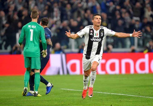 Cristiano Ronaldo ăn mừng khi ghi bàn vào lưới MU. Ảnh: Getty