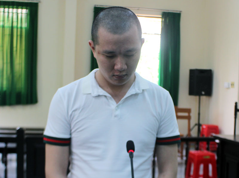 Bị phạt 5 năm tù vì tàng trữ ma túy đá Bị cáo Nguyễn Như Vĩnh An tại phiên tòa hình sự sơ thẩm ngày 12-11-2018. Ảnh : H. Đức