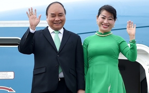 Thủ tướng lên đường tham dự Hội nghị Cấp cao APEC lần thứ 26 Thủ tướng Chính phủ Nguyễn Xuân Phúc tham dự Hội nghị Cấp cao Diễn đàn Hợp tác kinh tế châu Á – Thái Bình Dương (APEC) lần thứ 26 theo lời mời của Thủ tướng Nhà nước độc lập Papua New Guinea - Peter O’Neill. Ảnh minh họa: VGP