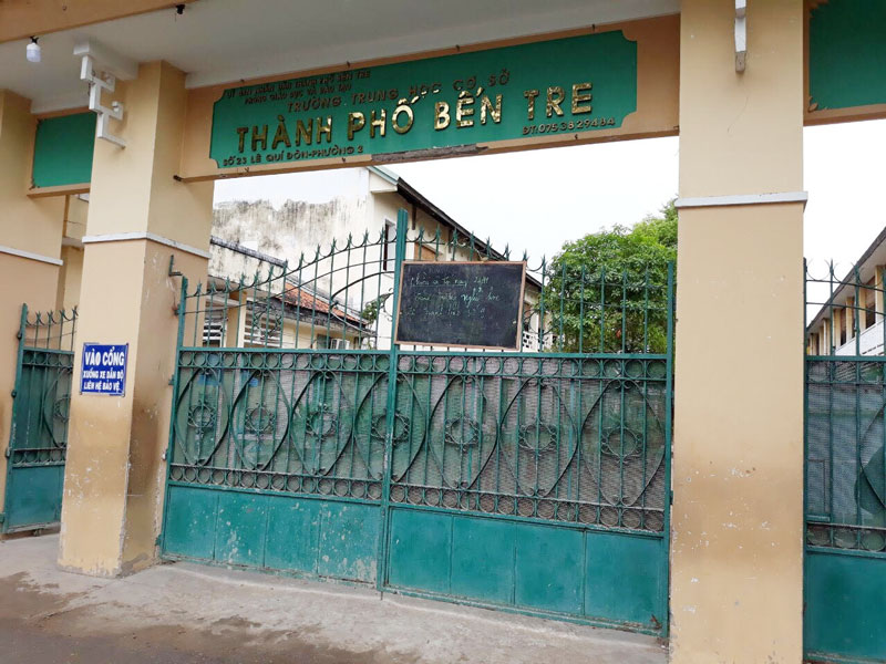 Ứng phó với bão số 9, học sinh các cấp, sinh viên được nghỉ học kể từ 13 giờ ngày 24-11-2018 Trường Tiểu học TP. Bến Tre. Ảnh: Phan Hân