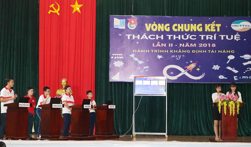 Thí sinh đang thi đấu tại vòng chung kết. Ảnh: Phan Hân