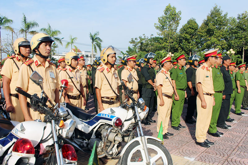 Cán bộ, chiến sĩ lực lượng công an tại lễ phát động ra quân. Ảnh: Đức Chính