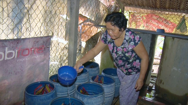 Cơ sở sản xuất giá đỗ sử dụng thuốc tăng trưởng không rõ nguồn gốc. Ảnh: Minh Tú