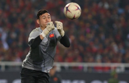 Đặng Văn Lâm góp công không nhỏ trên hành trình đến chức vô địch AFF Cup 2018 của tuyển Việt Nam. Ảnh: Giang Huy
