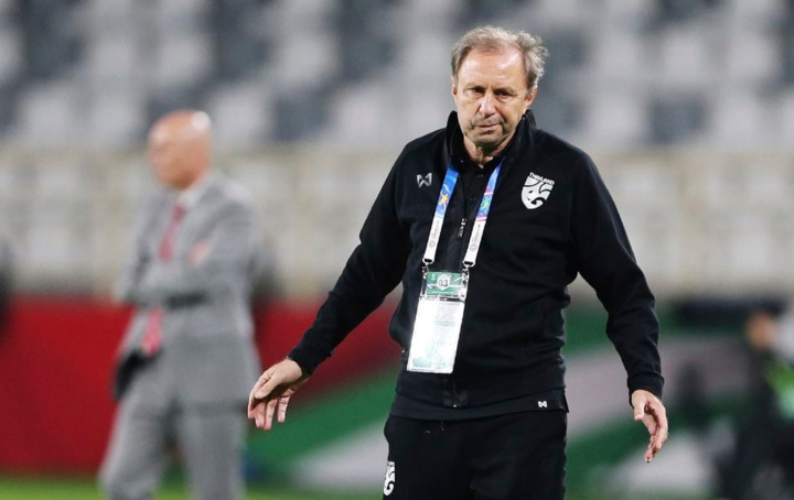 HLV Rajevac mất việc chỉ sau một trận tại Asian Cup. Ảnh: AP