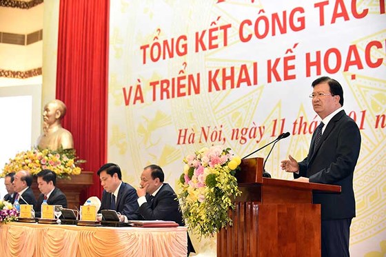 Phó thủ tướng Trịnh Đình Dũng phát biểu tại hội nghị. Ảnh: VGP