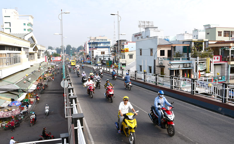 Chấp hành tốt Luật Giao thông đường bộ để đảm bảo an toàn. Ảnh: Hữu Hiệp