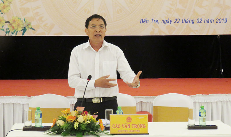 Họp mặt báo chí đầu xuân và công bố đề án tổ chức Lễ hội Dừa tỉnh Bến Tre lần thứ V Chủ tịch UBND tỉnh Cao Văn Trọng phát biểu tại cuộc họp.