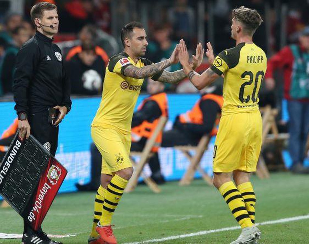 Cầu thủ thay người có thể vào sân bất cứ vị trí nào.