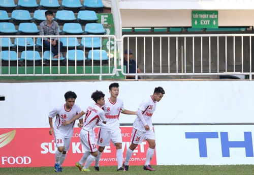 Vòng chung kết U19 Quốc gia: U19 Viettel lội ngược dòng đánh bại An Giang Viettel giành chiến thắng 3-1.
