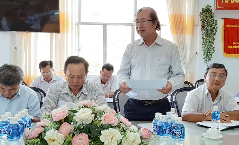 Chủ tịch Hiệp hội Du lịch tỉnh Trần Duy Phương  phát biểu tại tổ.