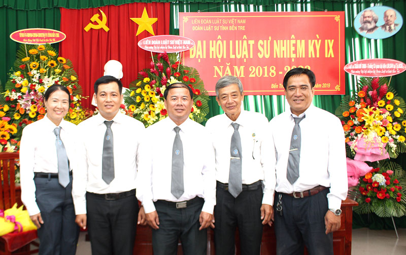 Đại hội Luật sư tỉnh nhiệm kỳ IX (2018 - 2023) Ra mắt Ban Chủ nhiệm Đoàn Luật sư tỉnh nhiệm kỳ mới 2018 – 2023.