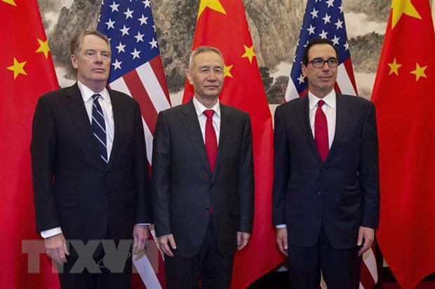 Đại diện Thương mại Mỹ Robert Lighthizer, Phó thủ tướng Trung Quốc Lưu Hạc và Bộ trưởng Tài chính Mỹ Steven Mnuchin tại vòng đàm phán thương mại mới ở Bắc Kinh (Trung Quốc) ngày 29-3-2019. Nguồn: AFP/TTXVN