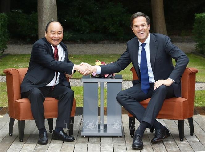 Thủ tướng Nguyễn Xuân Phúc hội đàm với Thủ tướng Mark Rutte trong chuyến thăm chính thức Vương quốc Hà Lan, chiều 10-7-2017, tại thành phố La Haye. Ảnh tư liệu: Thống Nhất/TTXVN