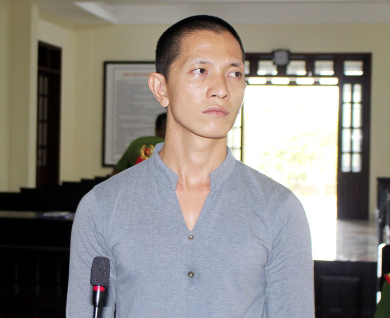 Lượm được giấy tờ đem đi thế chấp lừa lấy tài sản bị phạt tù Bị cáo Nguyễn Thanh Sang tại phiên tòa hình sự sơ thẩm ngày 11-4-2019.