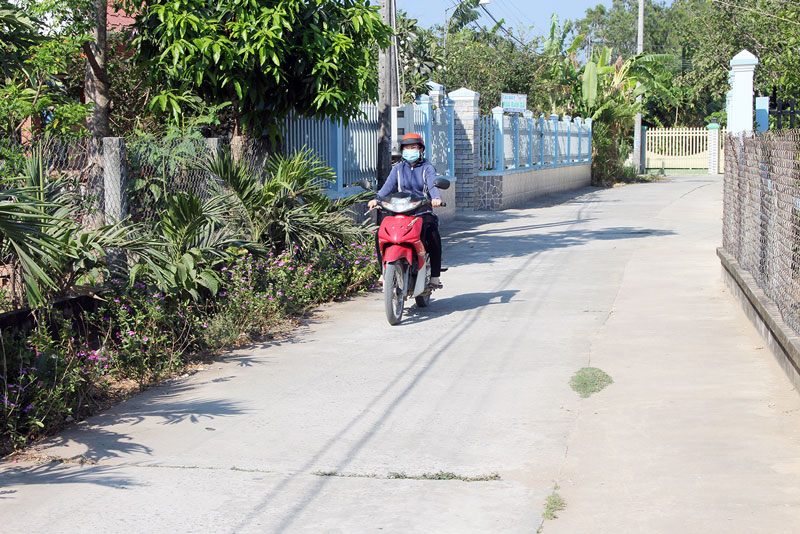 Tuyến đường văn minh nông thôn Tổ 1-2, ấp Lộc Hòa, xã Lộc Thuận.