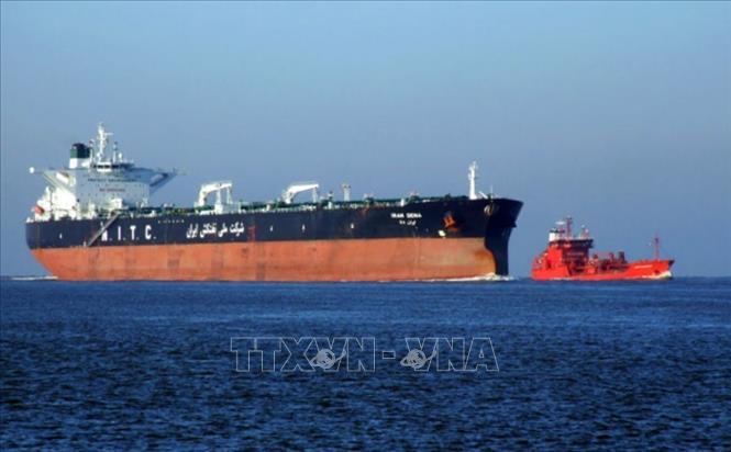 Tàu thuyền qua lại Eo biển Hormuz. Ảnh: Offshore Technology/ TTXVN