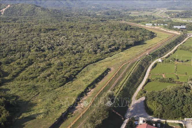 Quang cảnh khu phi quân sự liên Triều (DMZ) tại Cheorwon, tỉnh Gangwon, Hàn Quốc. Ảnh: Yonhap/ TTXVN