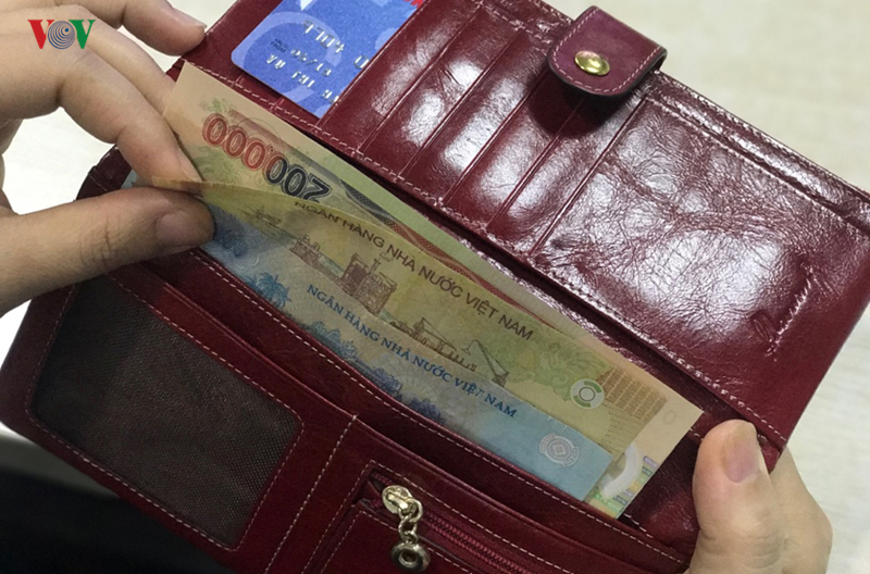 Tiền lương của cán bộ, công chức sẽ tăng mạnh từ 2021 Tiền lương của cán bộ công chức hiện nay còn nhiều bất cập.