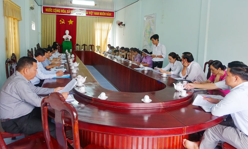 Mỏ Cày Nam: Nâng cao chất lượng đội ngũ cán bộ, công chức, viên chức Mỏ Cày Nam đã tập trung thực hiện nhiều giải pháp để nâng cao chất lượng đội ngũ cán bộ, công chức, viên chức.