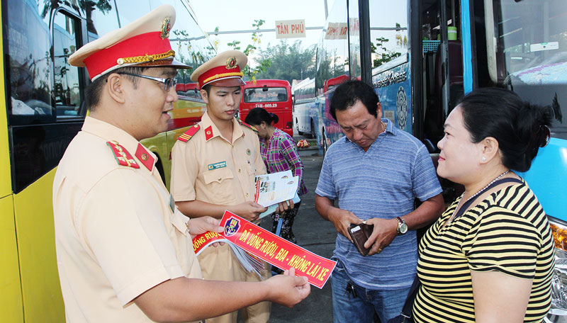 Phát thông điệp cho các chủ xe, lái xe.