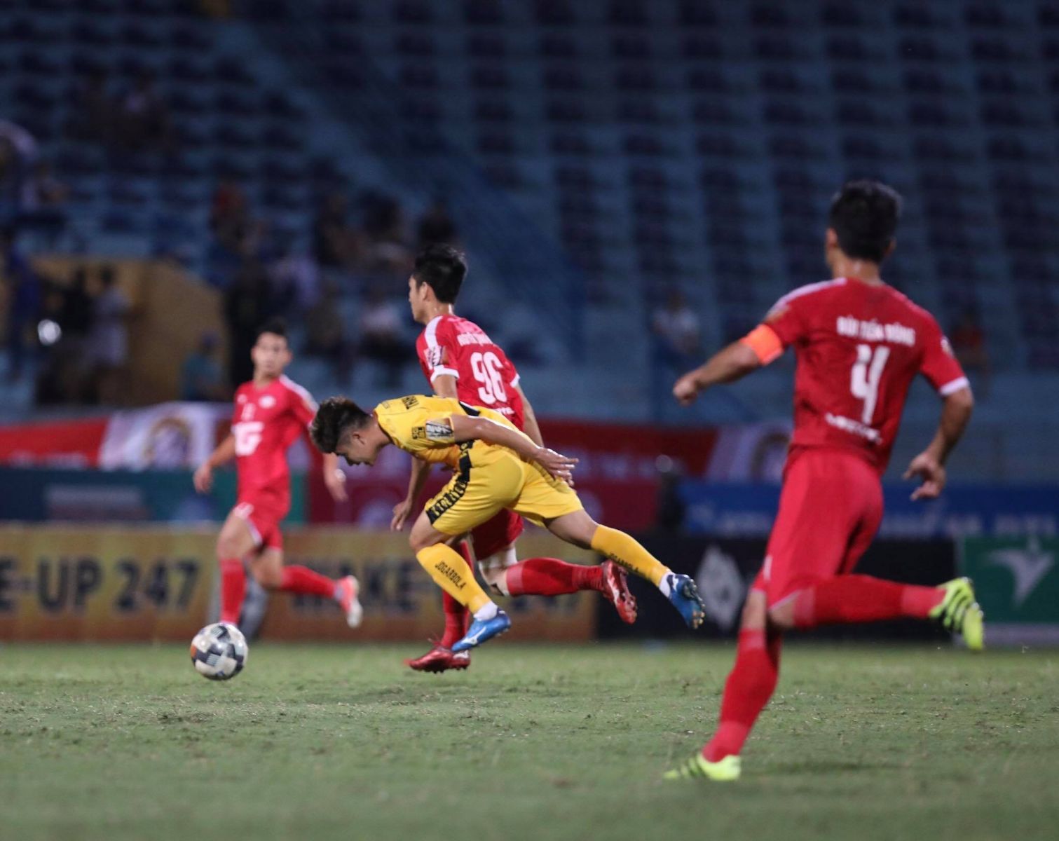 Vòng 11 V-League: Viettel đánh bại Hải Phòng 2-0