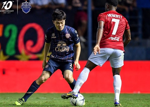 Xuân Trường đã góp công giúp Buriram tránh khỏi trận thua trước Sukhothai.