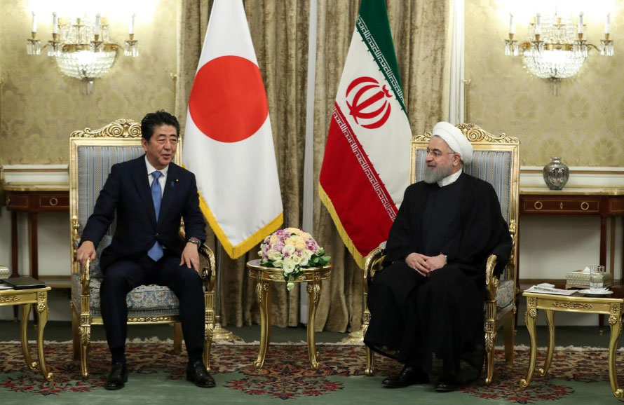 Thủ tướng Nhật Bản Shinzo Abe và Tổng thống Iran Hassan Rouhani.