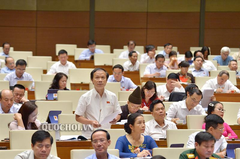 Quốc hội thảo luận Dự án Luật xuất cảnh, nhập cảnh của công dân Việt Nam Đại biểu Phạm Tất Thắng- Đoàn ĐBQH tỉnh Vĩnh Long cho ý kiến.