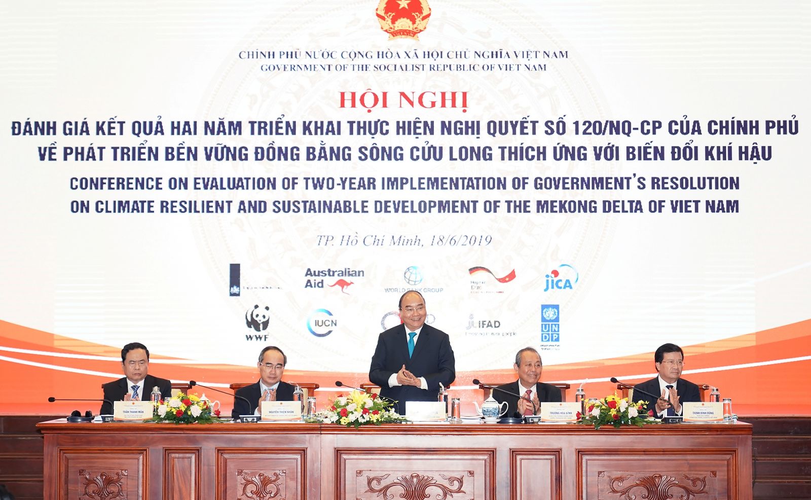 Thủ tướng Nguyễn Xuân Phúc chủ trì Hội nghị.