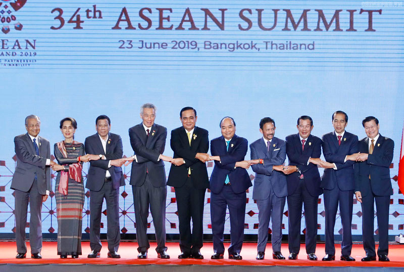 Các nhà lãnh đạo ASEAN tại lễ khai mạc Hội nghị. - Ảnh: VGP