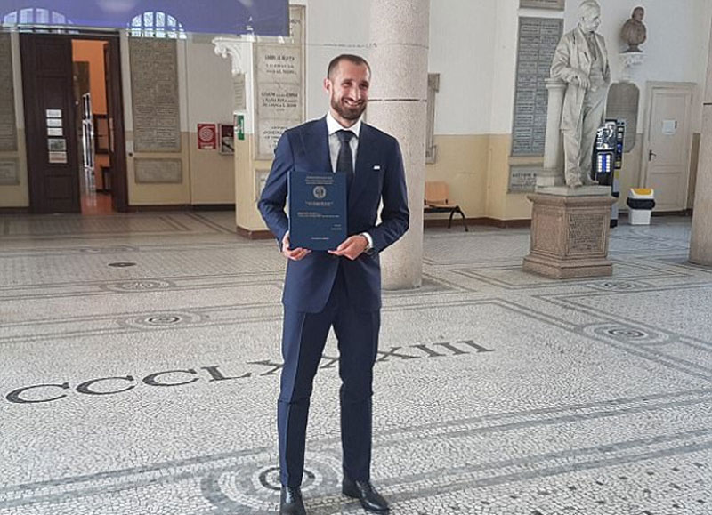 Chiellini nhận bằng thạc sĩ