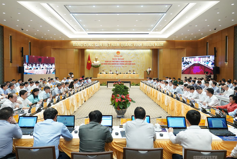 Thủ tướng: Kiên quyết không để vướng mắc kéo dài Quang cảnh phiên họp tại Trụ sở Chính phủ. Ảnh: VGP/Quang Hiếu