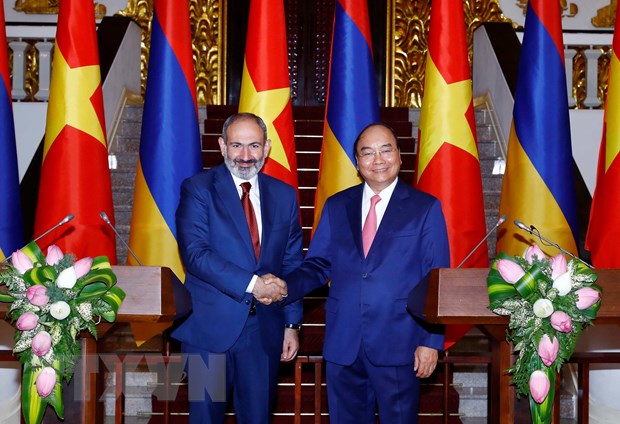 Thủ tướng Nguyễn Xuân Phúc hội đàm với Thủ tướng Armenia Thủ tướng Nguyễn Xuân Phúc và Thủ tướng Cộng hòa Armenia Nikol Pashinyan tại cuộc gặp báo chí sau hội đàm. Ảnh: Thống Nhất – TTXVN