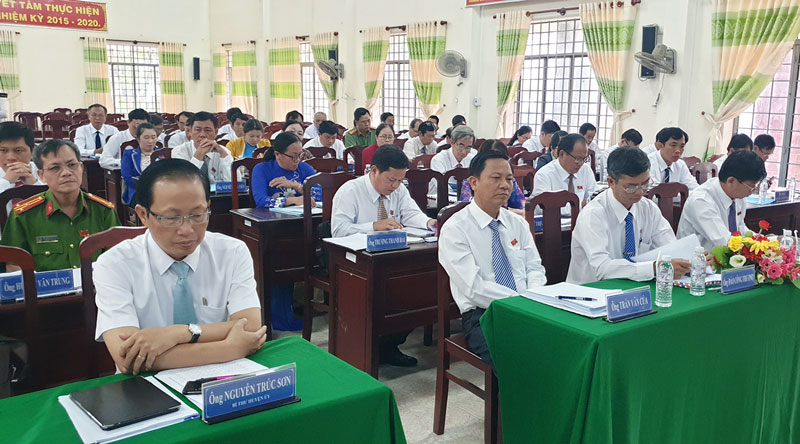 HĐND huyện Thạnh Phú khóa XI họp kỳ thứ 9 Đại biểu dự kỳ họp HĐND huyện.